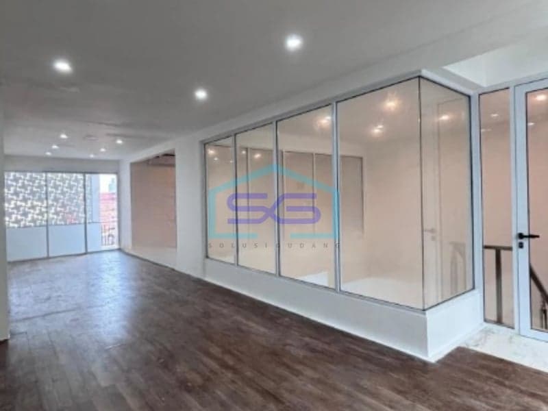 Disewakan Ruang Usaha Siap Pakai di Petogogan, Jakarta Selatan LB 360 m²