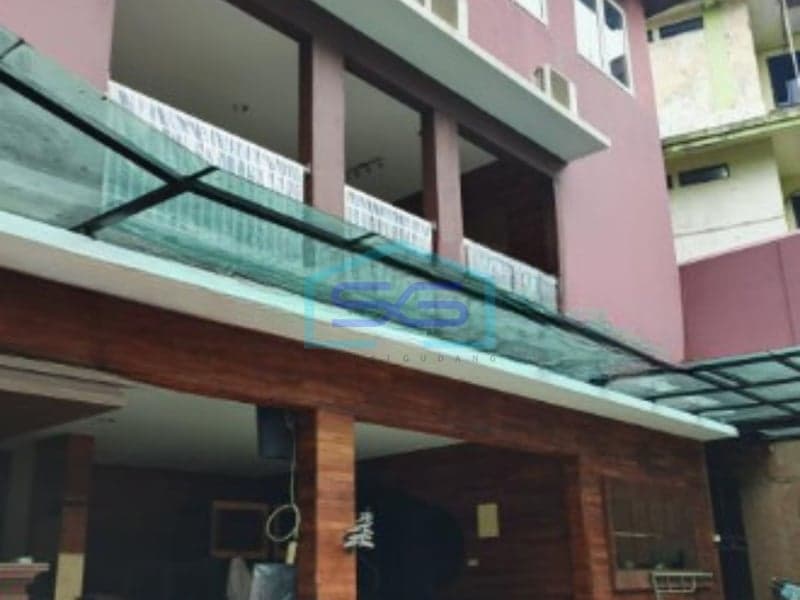 Dijual Gudang Luas Tanah 550 m² Lokasi di Jakarta Selatan 3 Lantai