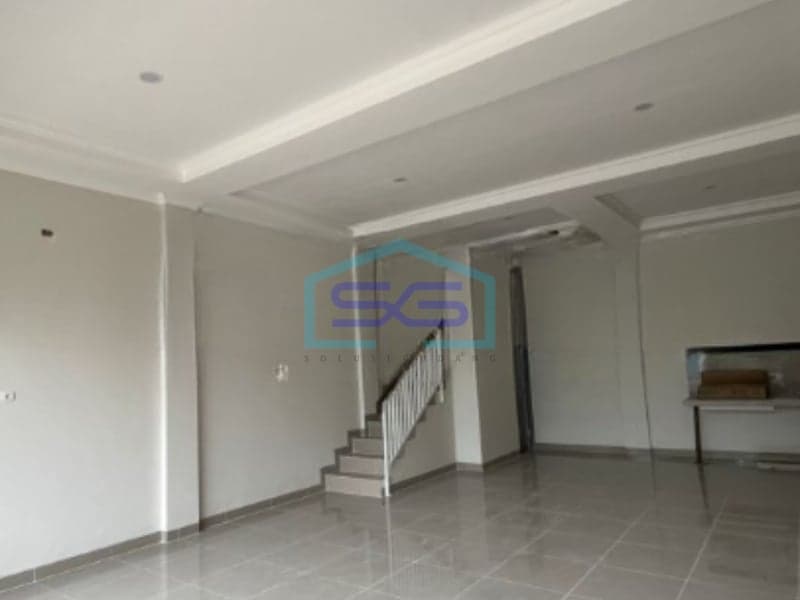 Dijual Ruko Luas Bangunan 126 m² Bebas Banjir di Cipondoh Tangerang