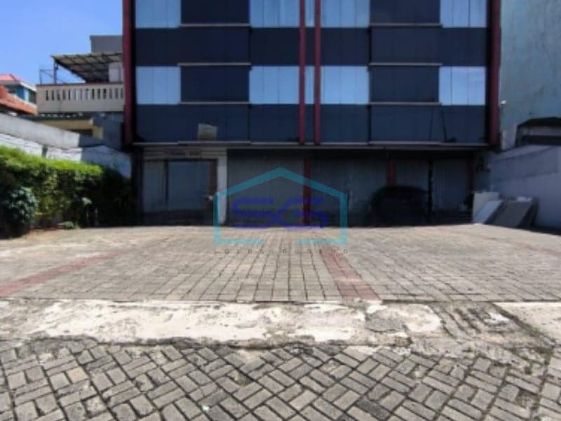 Disewakan Ruko Lokasi Strategis di Tebet, Jakarta Selatan LB 300 m²