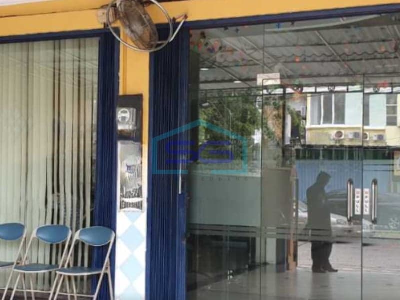 Dijual Ruko Gandeng Murah di Taman Palem Lestari, Jakarta Barat LB 560 m²