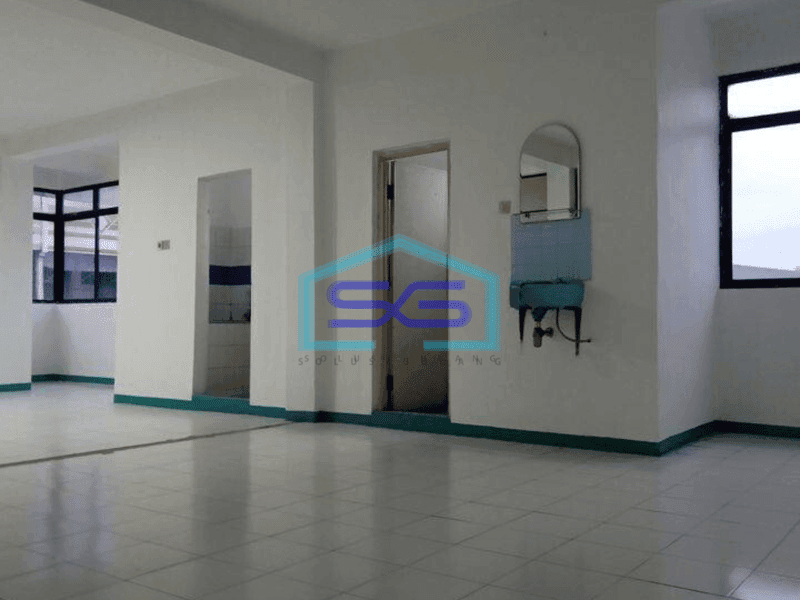 Disewa Ruko Cocok untuk gudang di Tambora Jakarta Barat SHM