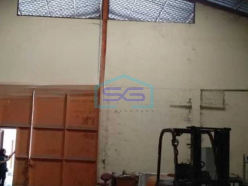 Disewakan Gudang Luas Tanah 2500 m² 2 Lantai Lokasi di Tangerang Banten