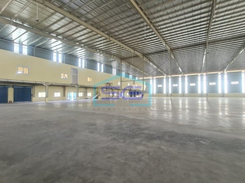 SEWA GUDANG JABABEKA CIKARANG, BEKASI PARKIRAN SUPER LUAS DEKAT SEWA GUDANG DI LIPPO CIKARANG