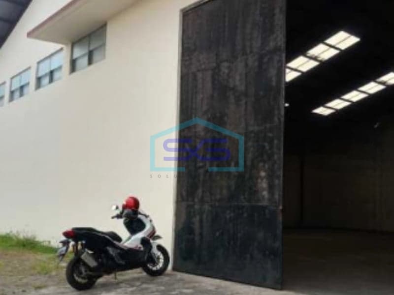 Dijual Gudang Akses Container Luas Tanah 450 m² Lokasi di Jatake Tangerang