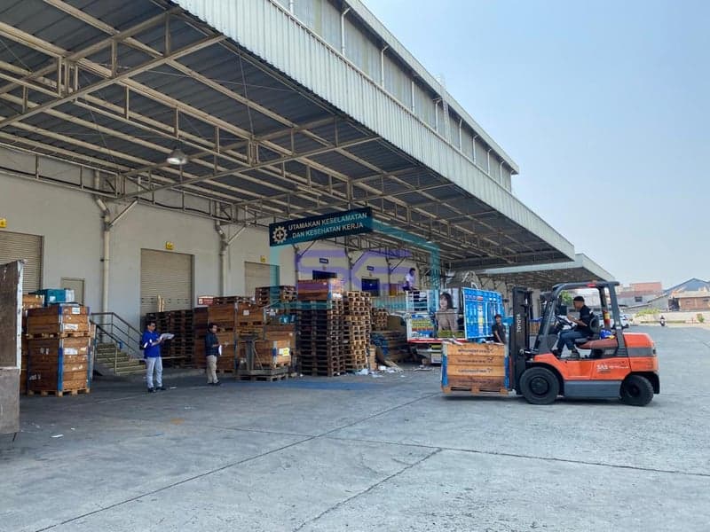 DISEWAKAN GUDANG MODERN DI PUSAT KOTA HALIM JAKARTA TIMUR