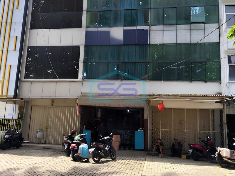 Disewakan Ruko Lokasi Premium di Pejaten Barat, Jakarta Selatan LB 220 m²