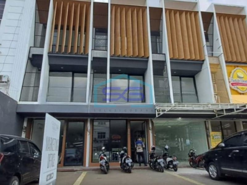 Dijual Ruko Lokasi Ramai dan Potensial di Tebet Barat, Jakarta Selatan LB 190 m²