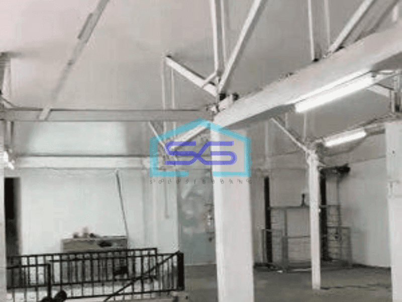 Dijual Rumah dan Gudang , Ada Lift di Kota Jakarta Barat