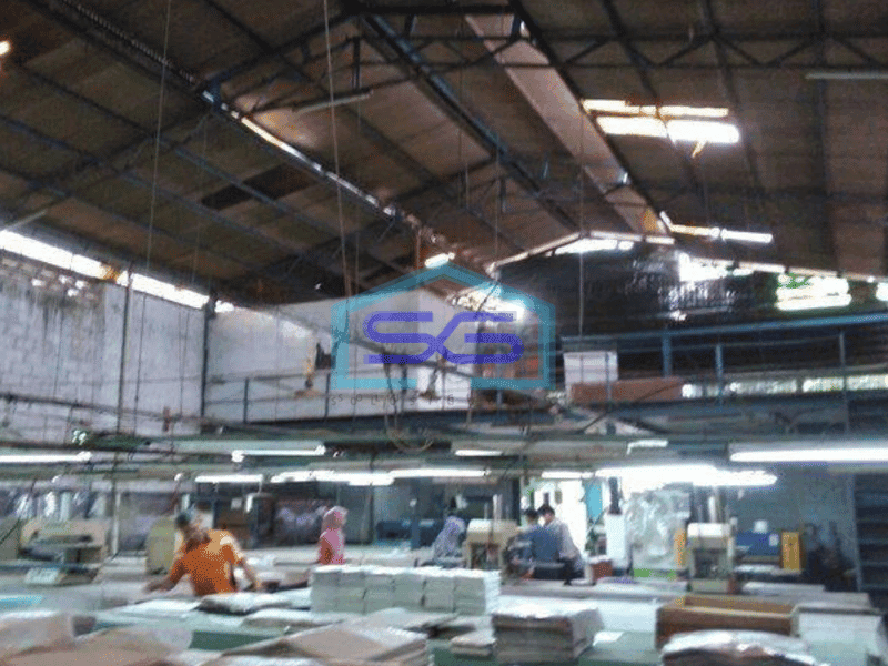 Dijual Gudang Strategis Jalan Raya Kontainer 40 Feet di Narogong, Bekasi