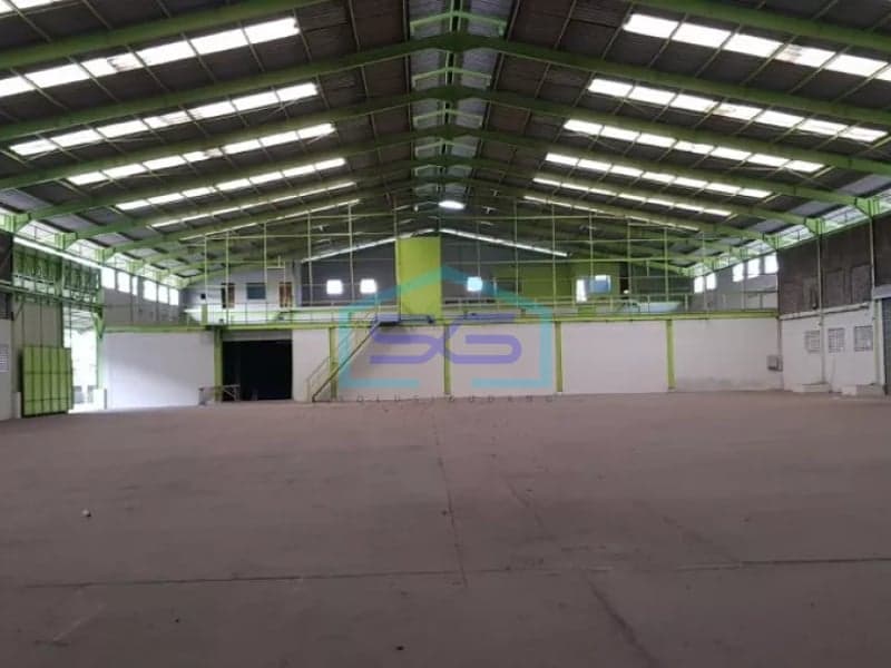 Disewakan gudang di Pulo gadung luas bangunan 5800m