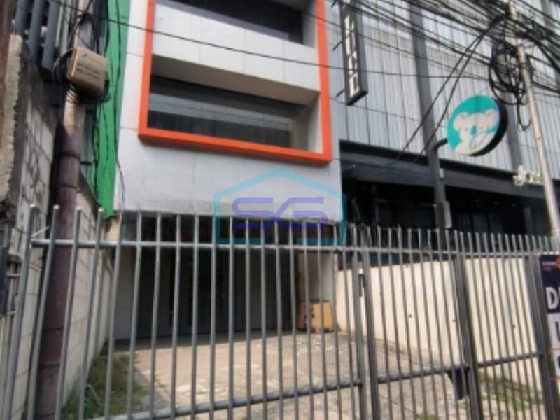 Disewakan Ruko Lokasi Strategis di Panglima Polim Melawai, Jakarta Selatan LB 255 m²