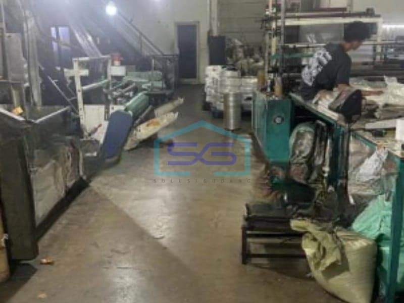 Dijual Gudang Luas Tanah 330 m² Lokasi di Pasar Kemis Tangerang