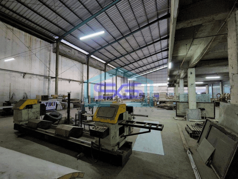 Dijual Gudang Siap Operasional Dekat Pintu Tol di Pondok Cabe
