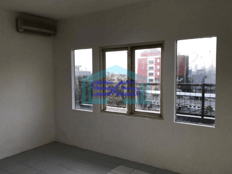 Ruko pinggir jalan Buncit raya mampang 3.5 lantai bisa parkir 4 mobil