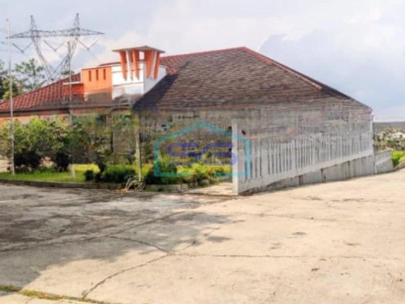 Dijual Gudang Bebas Banjir Luas Tanah 8072 m² Lokasi di Sumedang