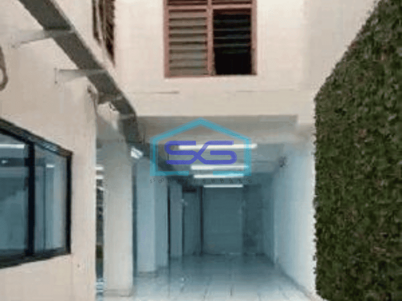 Dijual Rumah dan Gudang , Ada Lift di Kota Jakarta Barat