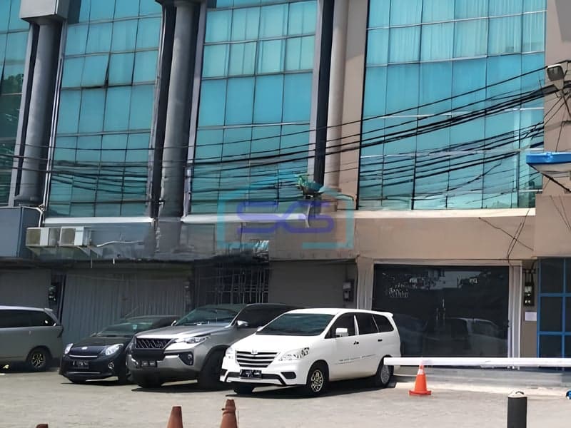 Dijual Ruko Lokasi Strategis di Royal Sunter, Jakarta Utara LB 378 m²