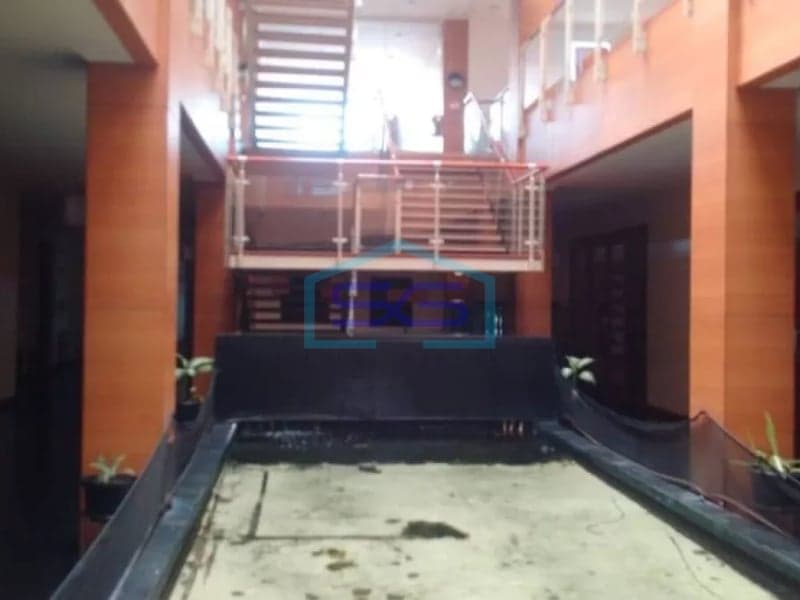 Disewakan kantor di Tangerang dekat pintu tol lippo karawaci luas 4000m