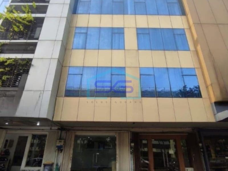 Disewakan Ruko Full Furnished di Kelapa Gading Barat, Jakarta Utara LB 288 m²